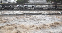 Fuertes lluvias causaron anegaciones en varios sectores de Caracas la tarde del #10Oct (VIDEOS)