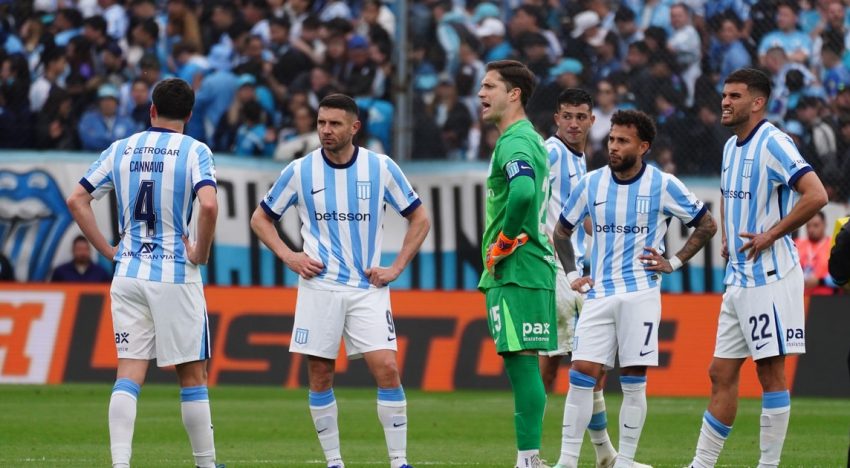 Racing en llamas y con el vestuario roto: la falta de líderes, más los casos Espino y Miljevic aceleran los cambios para 2027