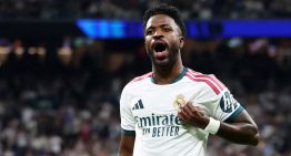 Vinícius, del éxtasis al papelón: metió un gol para Real Madrid pero el VAR se lo anuló y lo echaron por tirarle del pelo a un rival