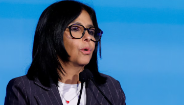 Delcy Rodríguez prometió entregar activos estatales al sector privado