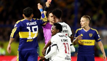 La insólita expulsión en Vasco da Gama: Piero Maza sacó dos amarillas en cinco segundos y dejó con uno de más a Boca en la Copa Sudamericana