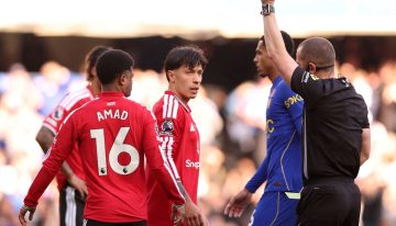 Otro golpe para Lisandro Martínez: fue expulsado ante Chelsea y el Manchester United quedó al borde del descenso