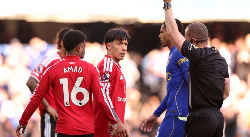 Otro golpe para Lisandro Martínez: fue expulsado ante Chelsea y el Manchester United quedó al borde del descenso