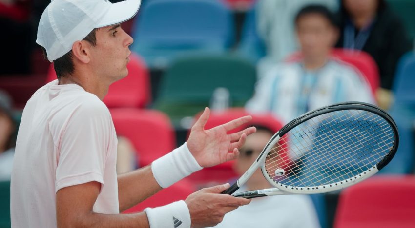 Rafa Jódar, sancionado en el Masters 1000 de Shanghái por maltratar a un ball boy «¡Dame la puta toalla, coño!»
