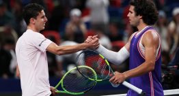 Carlos Alcaraz fue demasiado para Juan Manuel Cerúndolo, que se despidió del Masters 1000 de Shanghái