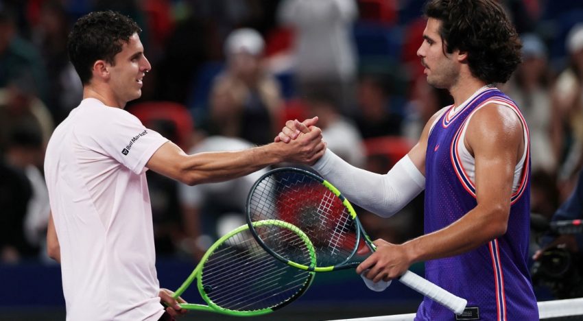 Carlos Alcaraz fue demasiado para Juan Manuel Cerúndolo, que se despidió del Masters 1000 de Shanghái