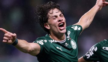 De la Selección a brillar en Brasil: Agustín Giay convirtió un doblete en la goleada de Palmeiras en el clásico contra Corinthians