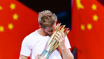 «Defensa siciliana» y «apertura española»: Davidovich Fokina, el tenista que cambió su cabeza con el ajedrez y levantó su trofeo más importante en Shanghai