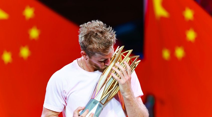 «Defensa siciliana» y «apertura española»: Davidovich Fokina, el tenista que cambió su cabeza con el ajedrez y levantó su trofeo más importante en Shanghai