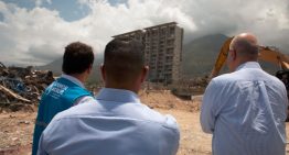 El alto comisionado de Acnur recorrió La Guaira y conoció de cerca la devastación de los terremotos