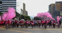 Caracas se llenó de solidaridad con caravana para ayudar a mujeres contra el cáncer de mama (VIDEOS)