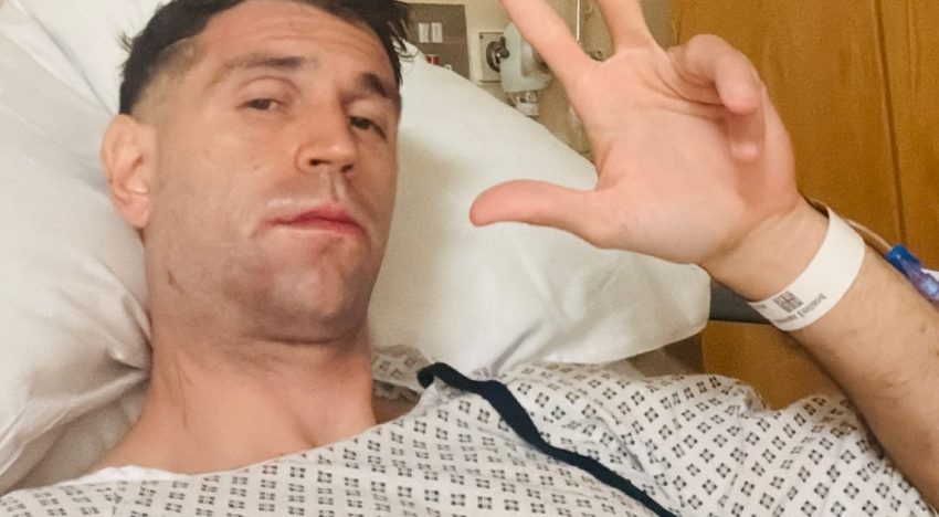 El Dibu Martínez y su primera foto tras el choque que le fracturó la mandíbula, con un detalle insólito y admirable