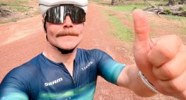 La increíble travesía de Valtteri Bottas: viajó más de 400 kilómetros en bicicleta de Sepang hasta Singapur para correr en la Fórmula 1