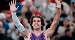Carlos Alcaraz, mucho más que tenis: del bigote que se hizo viral a los looks con los que marca tendencia dentro y fuera de la cancha