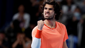 Carlos Alcaraz ya no piensa en su muñeca: tras cuatro meses inactivo, se consagró en Tokio e igualó una marca histórica