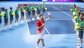 La emotiva despedida de Stan Wawrinka del tenis: perdió en Basilea el estético revés a una mano que fue un rayo de luz entre los gigantes